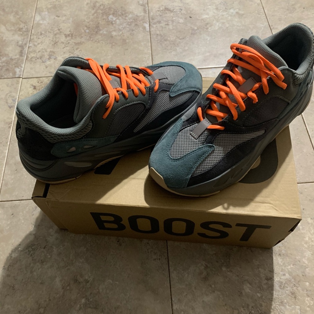 Yeeezy 700 Teal. Authentic.